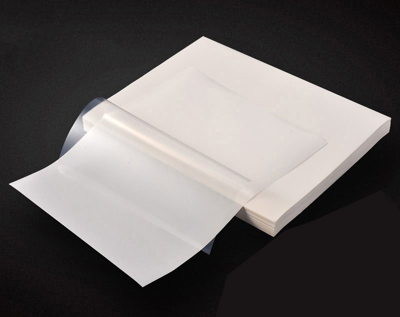 Material für selbstklebende Etiketten